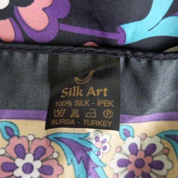 Turkish silk scarf with peacock pattern - Picture 3 of 3